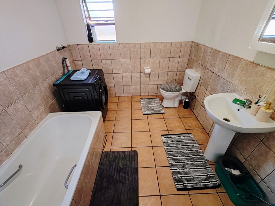 1 Bedroom Property for Sale in Potchefstroom North West